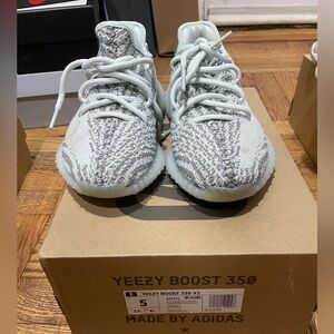 Yeezy Boost 350 size 5Y (W6.5)